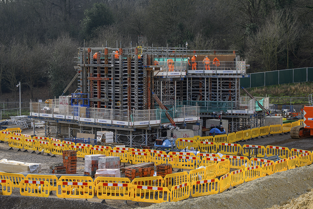 HS2 first sections of huge Colne Valley Viaduct completed