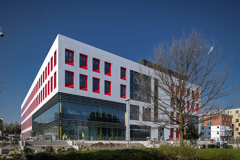 Salford University science building helps students see the light - Vimarsana News
