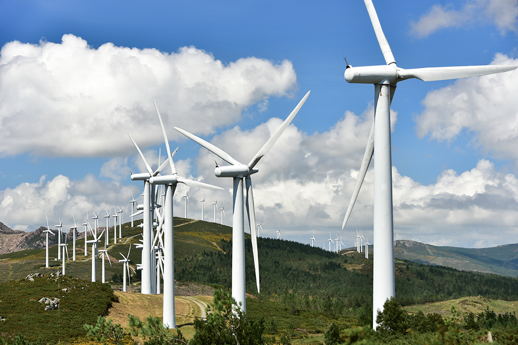 Onshore-wind-farm.jpg