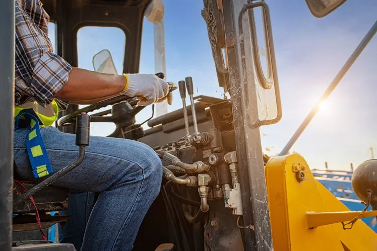 machinery-driver_shutterstock_1734196493-748x499.webp