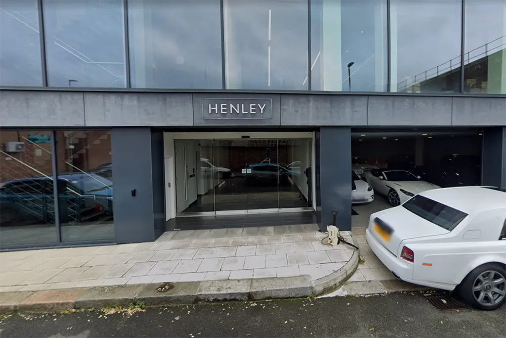 henley-2.webp