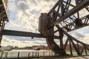 ED-ONLY_Corporation-Bridge-Grimsby_shutterstock_611775722-300x200.webp