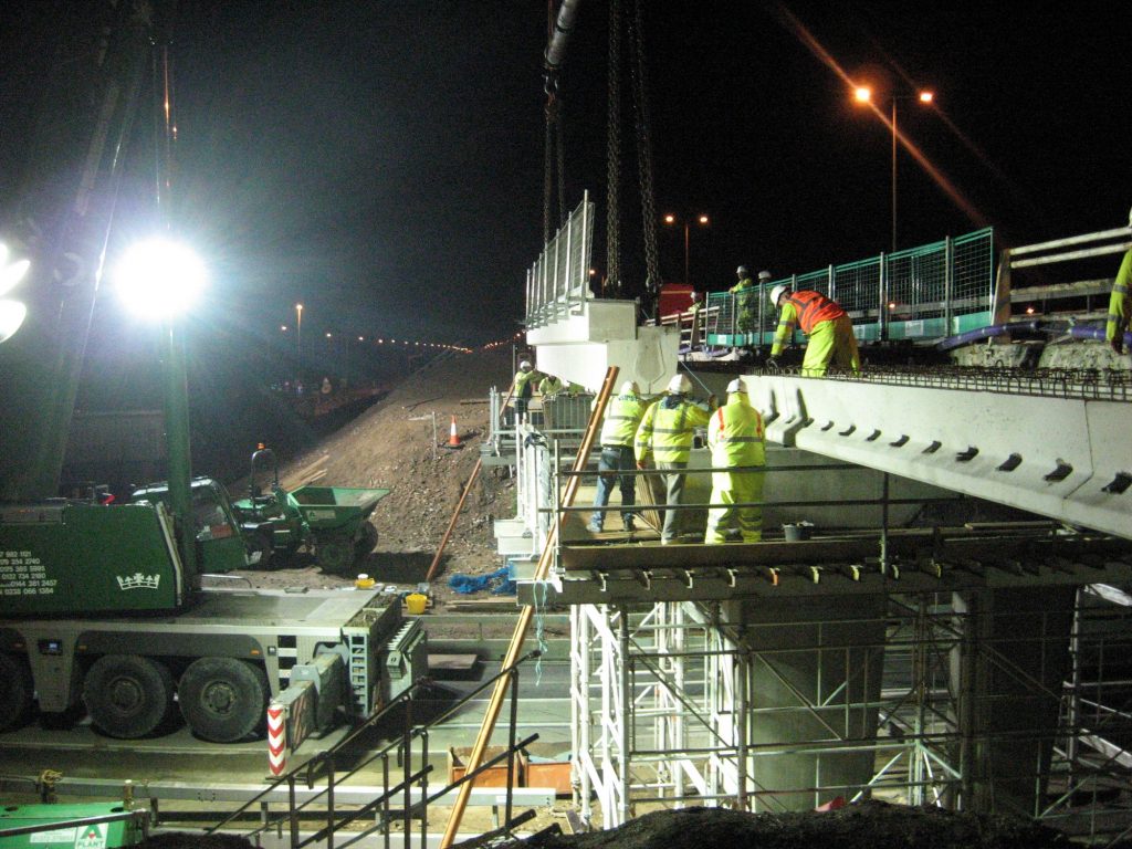M4 Prince of Wales Bridge Installation of edge beam module at M4J6