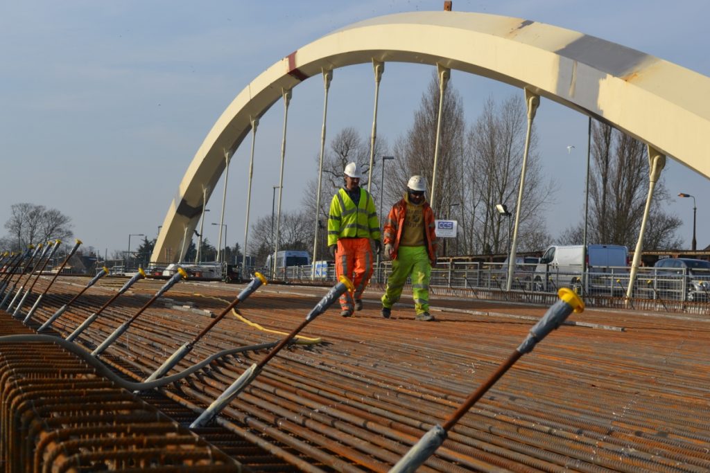 New Walton on Thames bridge prepares for concrete pour New Civil Engineer