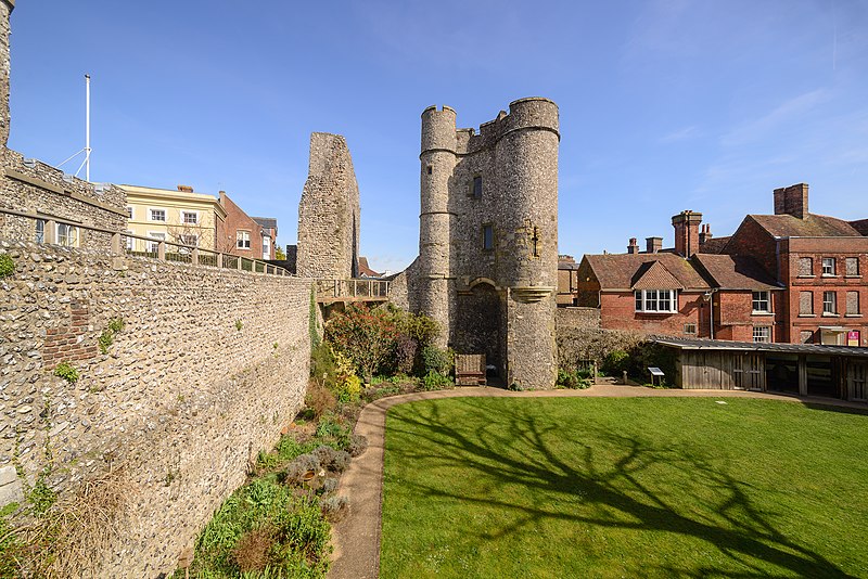 Engineers Assess Cause Of Lewes Castle Wall Collapse New