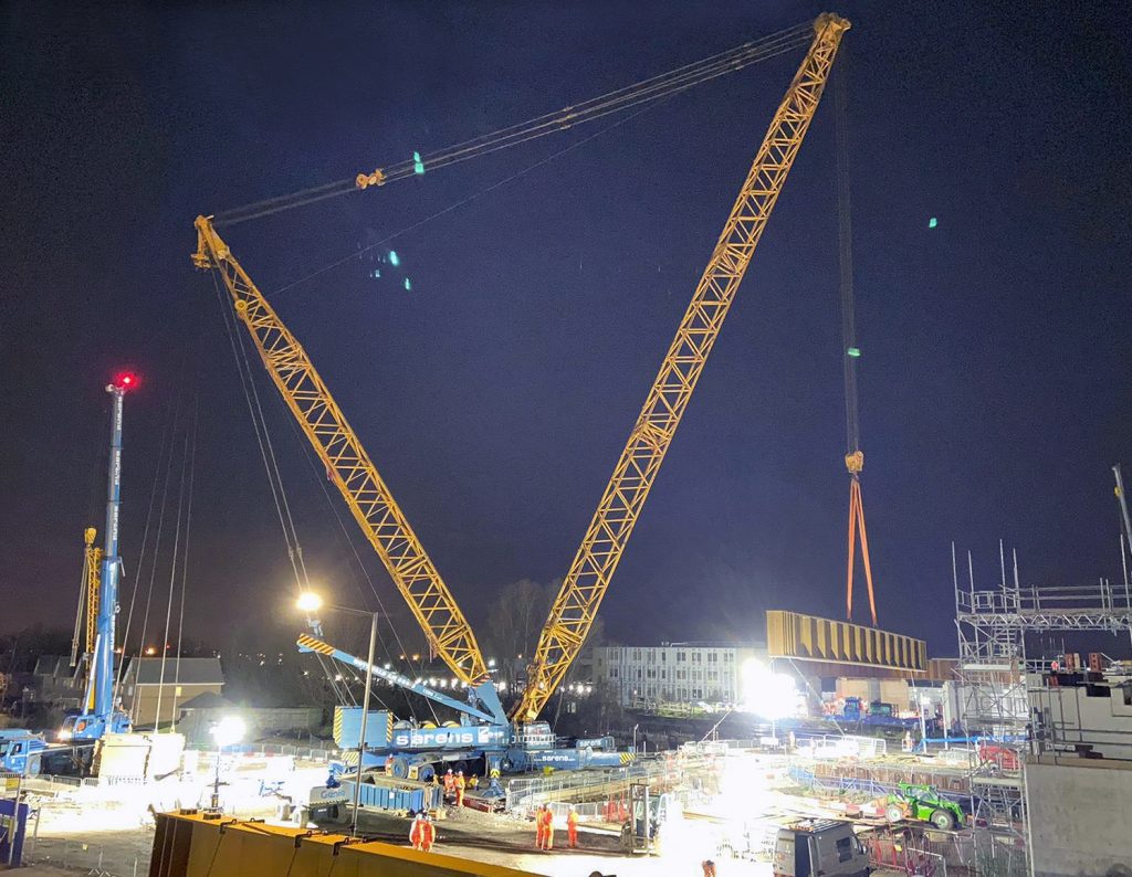 UK’s largest mobile crane gets to work on TfL’s laterunning Barking