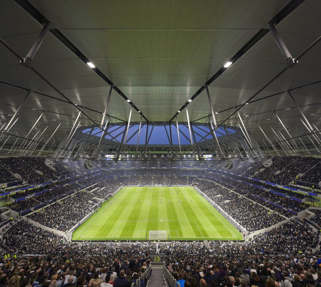 Why did the Tottenham Hotspur Stadium roof pulse during Storm Eunice