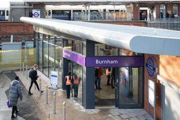 Crossrail | New station opens as Elizabeth line speeds towards operation - Vimarsana News