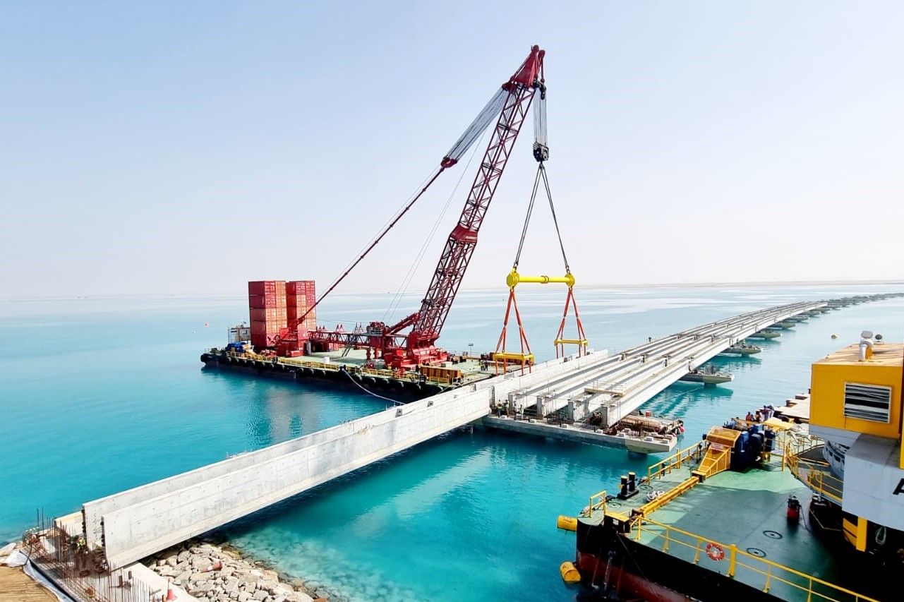 ‘Floating crane’ used for Red Sea bridge installation New Civil Engineer