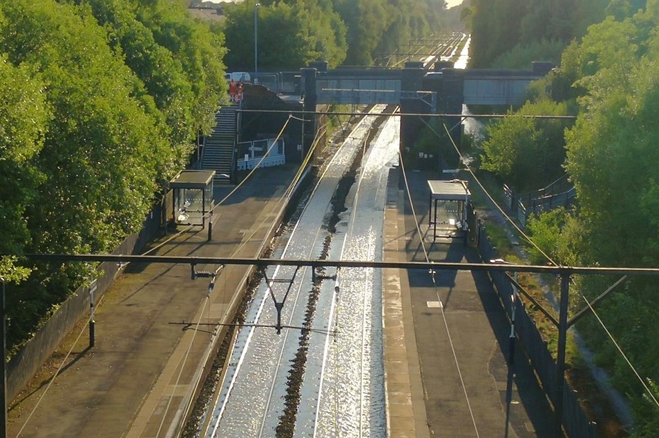 Network Rail to seek damages from United Utilities after mains burst flooded tracks - Vimarsana News