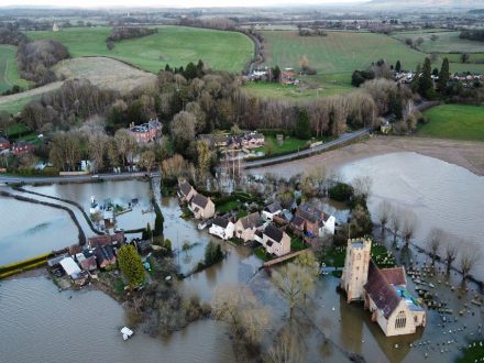 Work starts on £1.8M flood defence for Worcestershire village