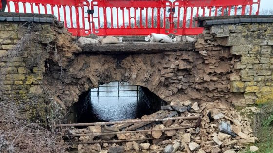Urgent work on partially collapsed medieval road bridge in Oxfordshire ...