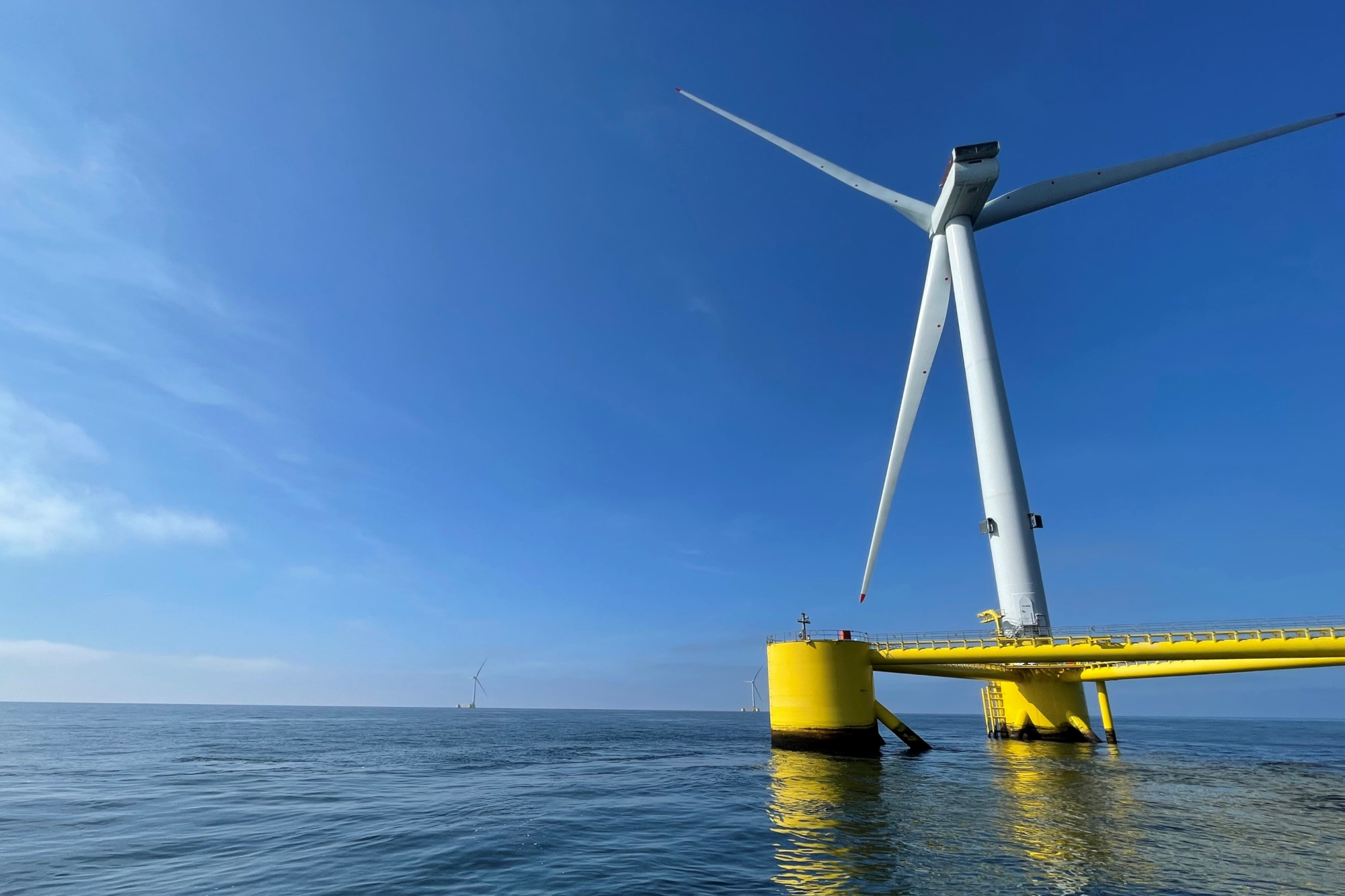 洋書 [Sale] Floating Offshore Wind Farms Europe's First Commercial-Scale Floating Offshore Wind Farm