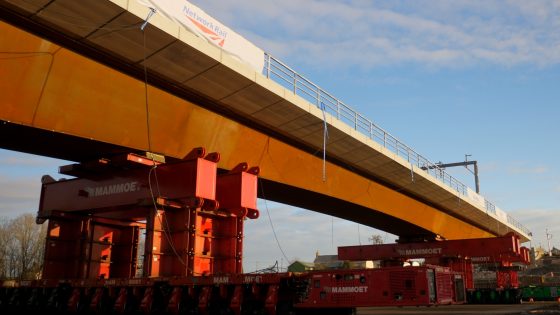 M6 4,200t rail bridge installation: possession planning lessons for engineers