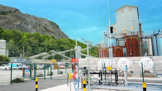 Hydrogen to decarbonise asphalt production: performance insights for UK pavement engineers