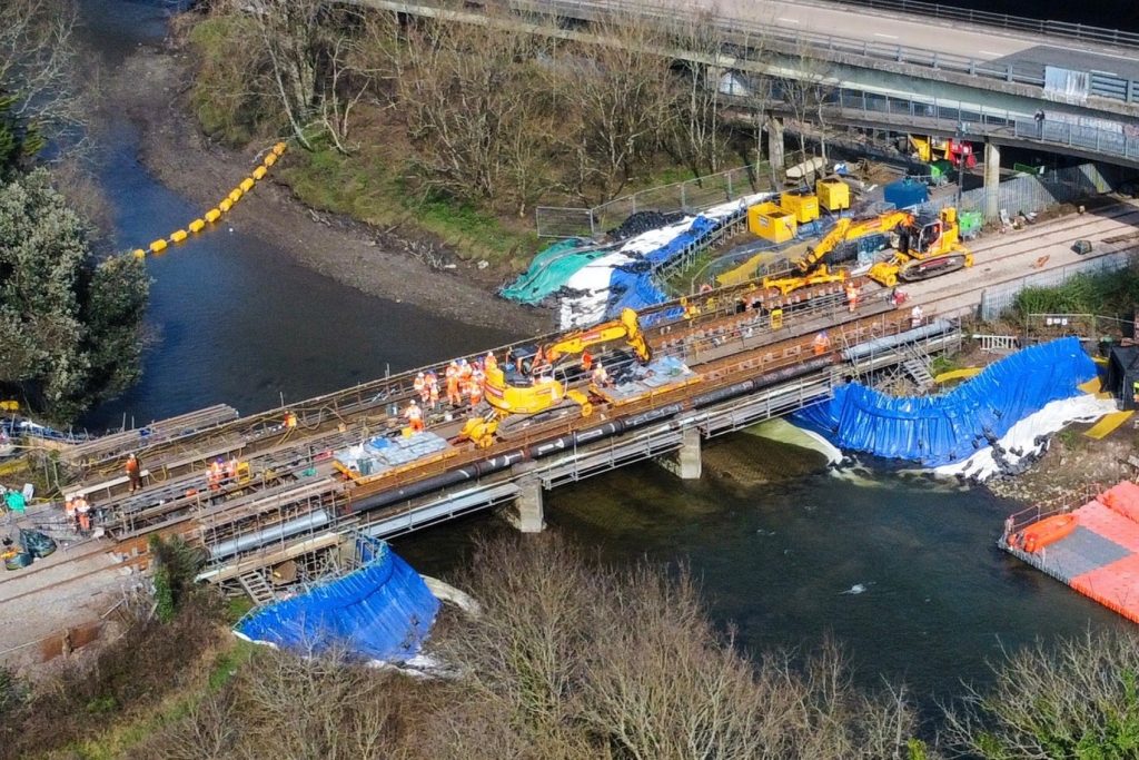 Bridge Pl Rye 16-day programme to renew 1868 rail bridge over River Plym completed ...