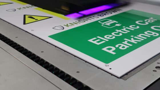 Knights Brown–Stocksigns partnership: digital signage procurement lessons for site engineers