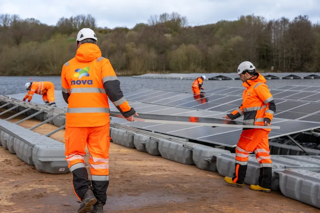 Nova and RSK install floating solar farm at Cheshire quarry | New Civil ...