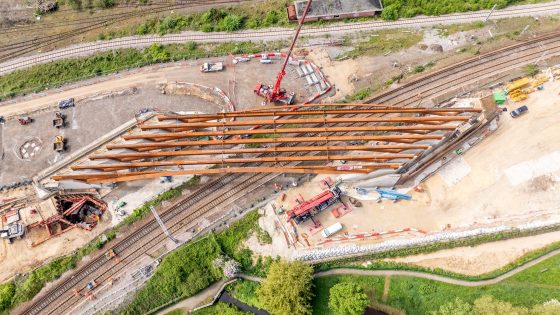 York Central overbridge installation: staging and lift lessons for engineers