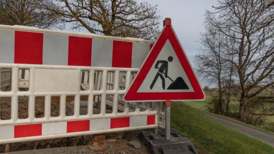 Devon £1.29m A377 Weirmarsh stabilisation: design and risk notes for engineers