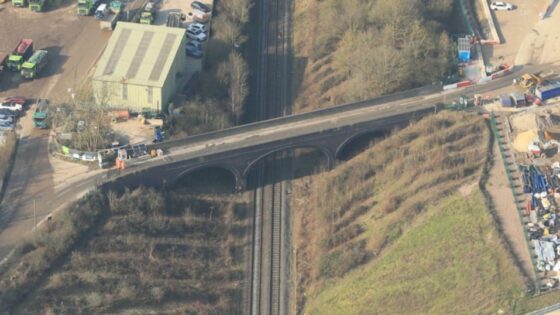 Rail improvements and HS2 bridge demolition on Chiltern Main Line this weekend