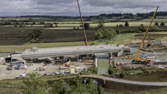 HS2 Oxford Canal viaduct ironstone cladding: design and detailing notes for engineers