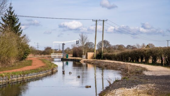Lichfield & Hatherton canal jacked culverts: design and settlement control for engineers