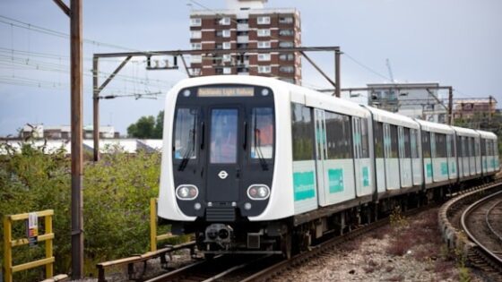 DLR extension to Thamesmead and Beckton Riverside: geotechnical notes for design teams